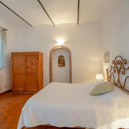 公寓 Il Poggio By Interhome